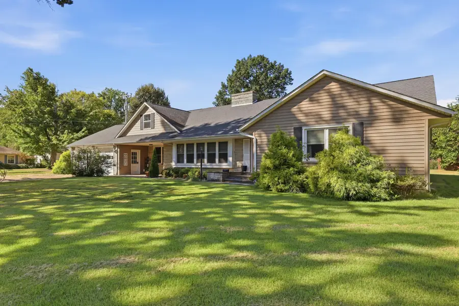 711 Pryor Street, Mayfield, KY 42066 - #2