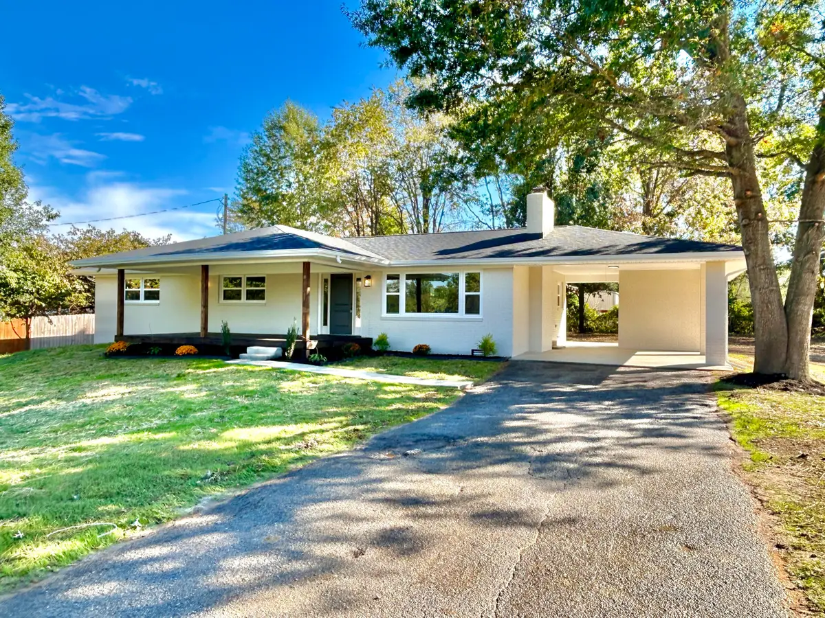 906 S Horseshoe Drive, Somerset, KY 42501 - #1