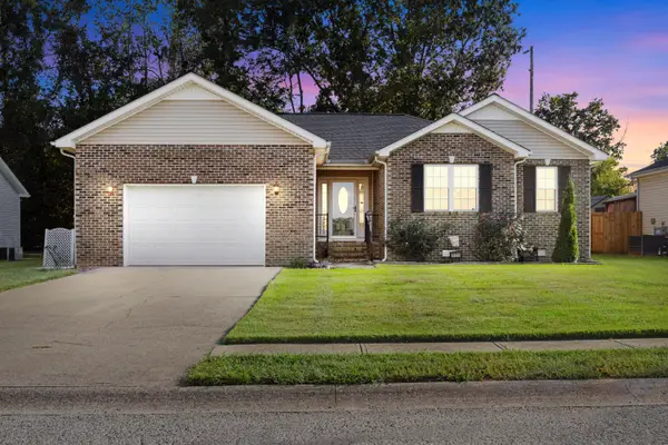 921 Wing Tip Circle, Hopkinsville, KY 42240