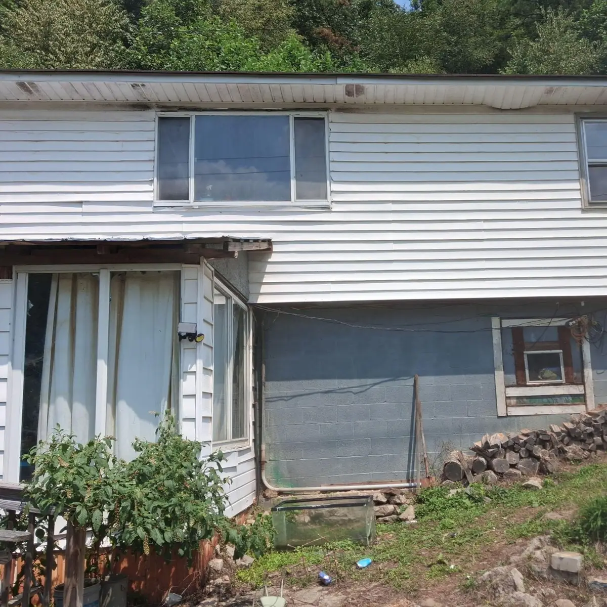 412 Bowen Lane, Inez, KY 41224 - #1