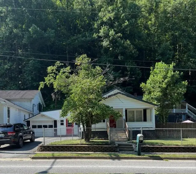 518 Town Mountain Road, Pikeville, KY 41501 - #1