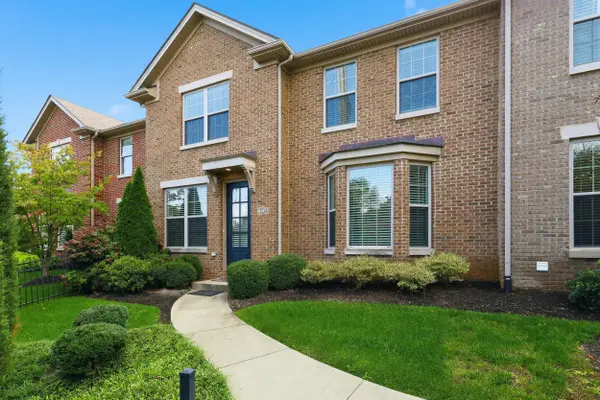 3214 Beaumont Centre Circle, Lexington, KY 40513