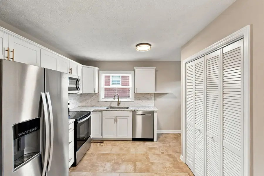 2209 Eastway Drive, Lexington, KY 40503 - #2