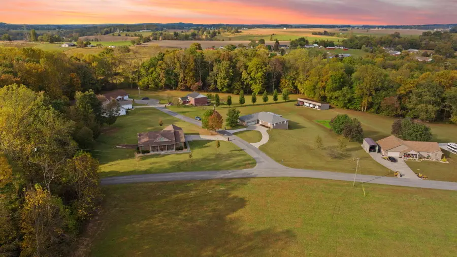 16 Field Drive, Somerset, KY 42503 - #3