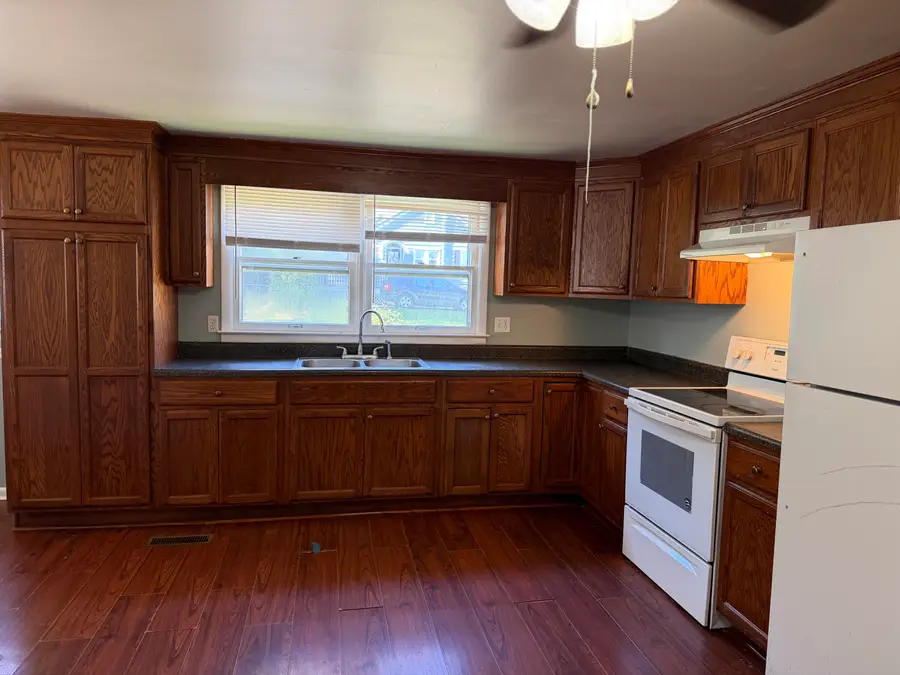 403 W 3rd Street, Corbin, KY 40701 - #3