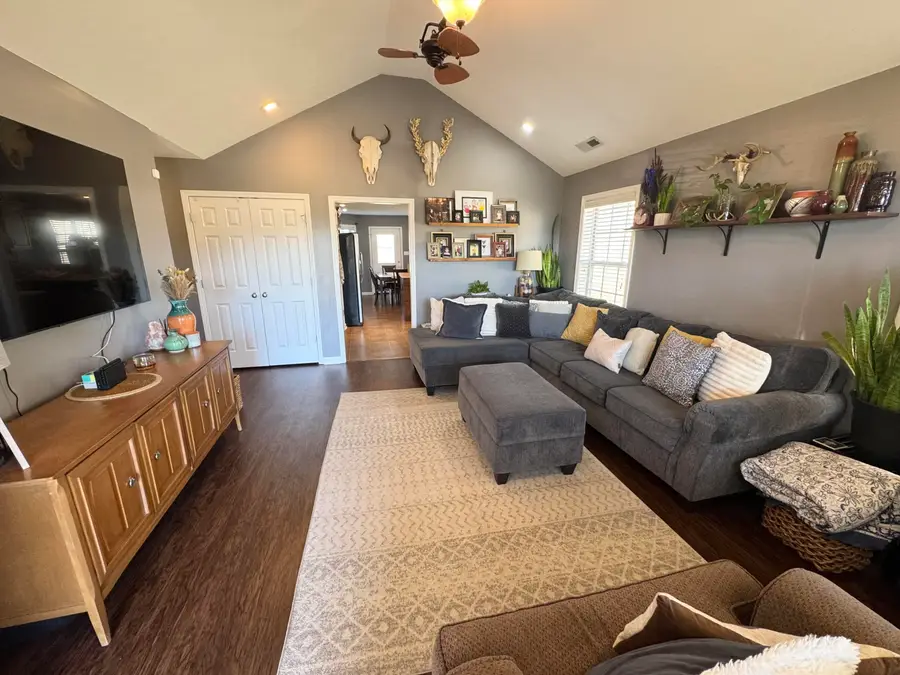 102 Saddlebrook Court, Hopkinsville, KY 42240 - #3