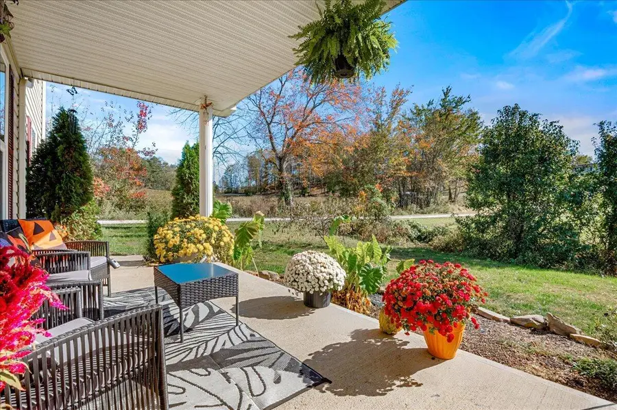 6830 E Laurel Road, London, KY 40741 - #3