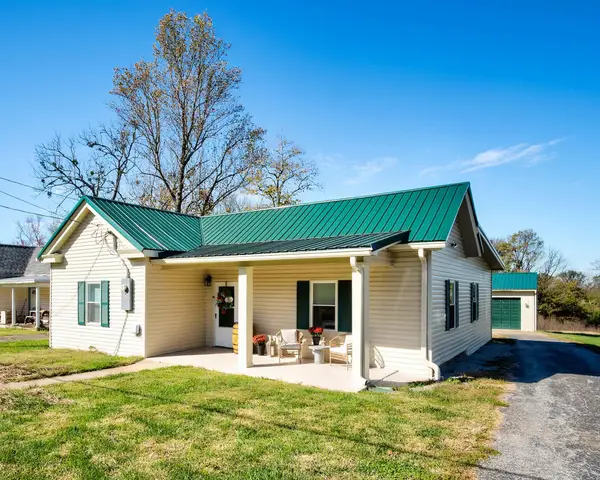 1933 Thatchers Mill Road, Paris, KY 40361