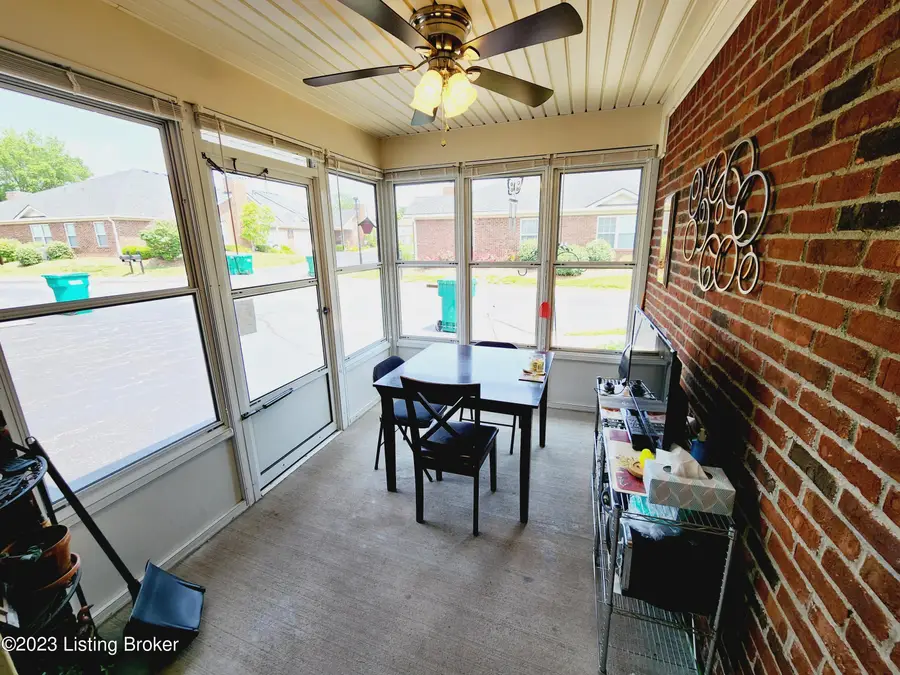 11418 Ridge Lake Dr, Louisville, KY 40272 - #3