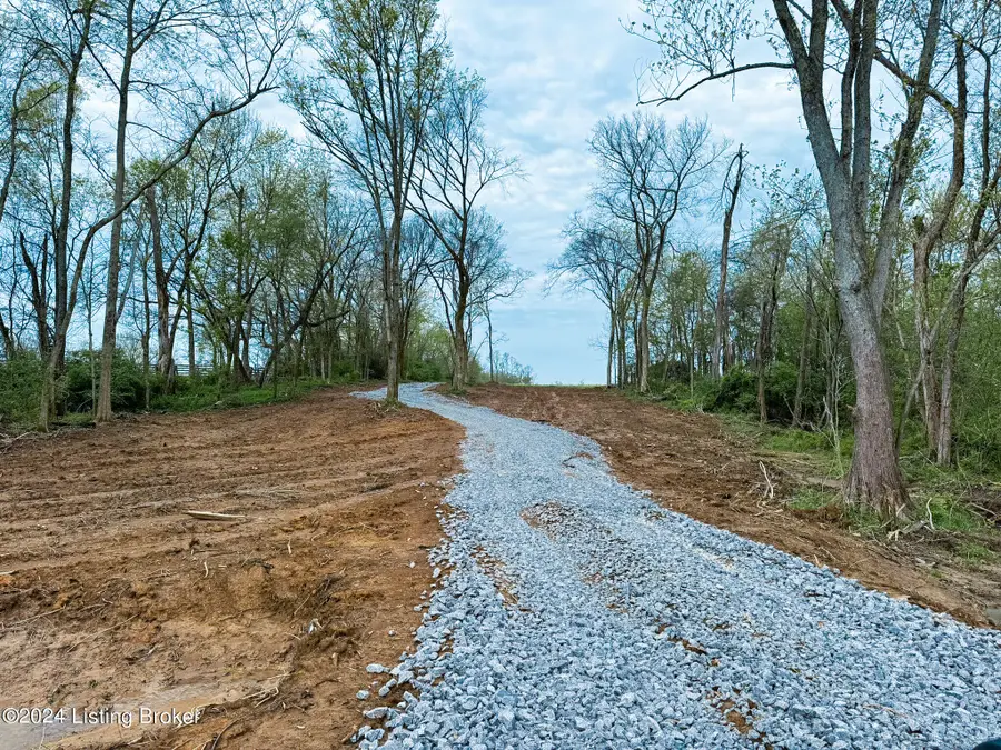 1157 Hannah Rd, Shelbyville, KY 40065 - Image #2