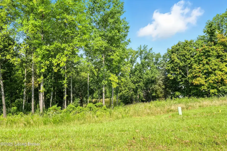 5502 Farmhouse Dr, Crestwood, KY 40014 - Image #2