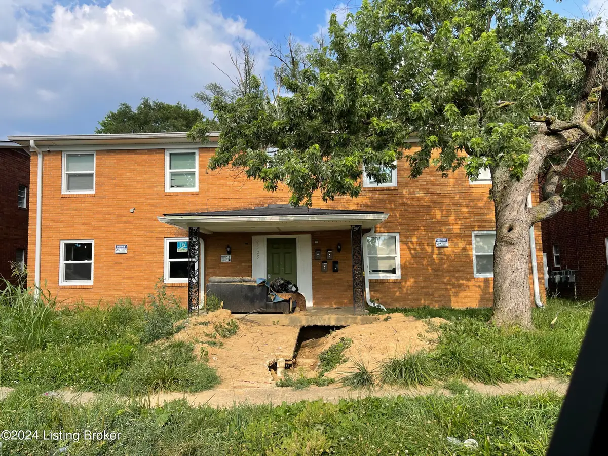 3525 Georgetown Pl, Louisville, KY 40215 - Image #1