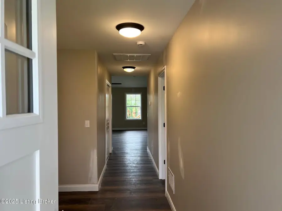 106 New Orleans Ct, Taylorsville, KY 40071 - Image #2