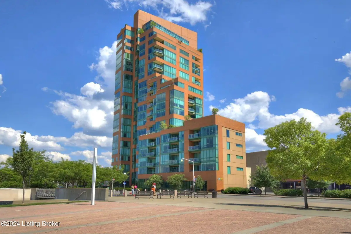 222 E Witherspoon St #703-704, Louisville, KY 40202 - Image #1