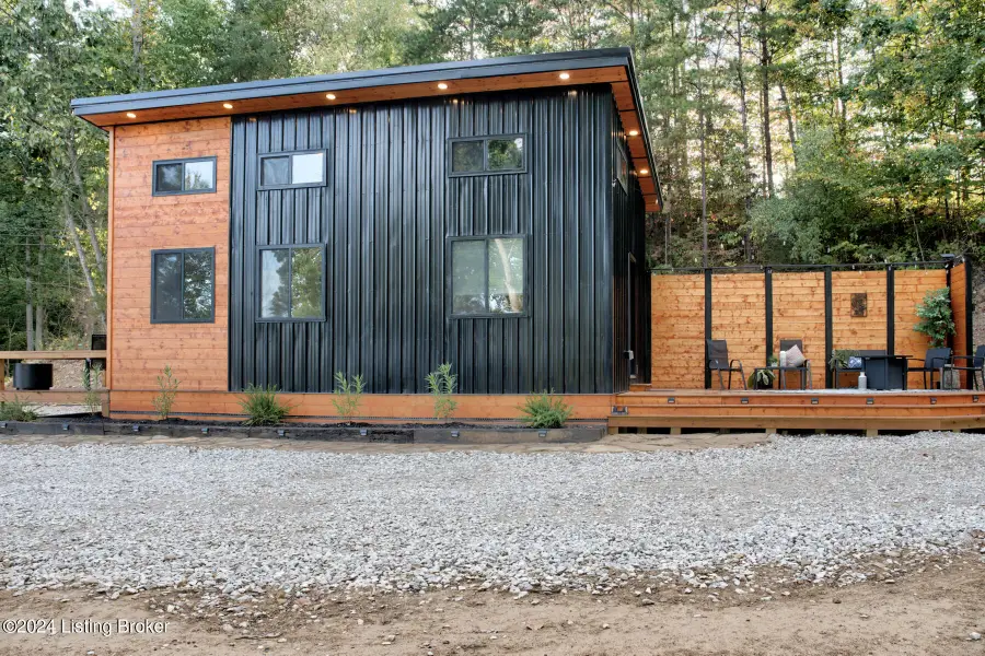 576 Pine Grove Rd, Beattyville, KY 41311 - Image #2