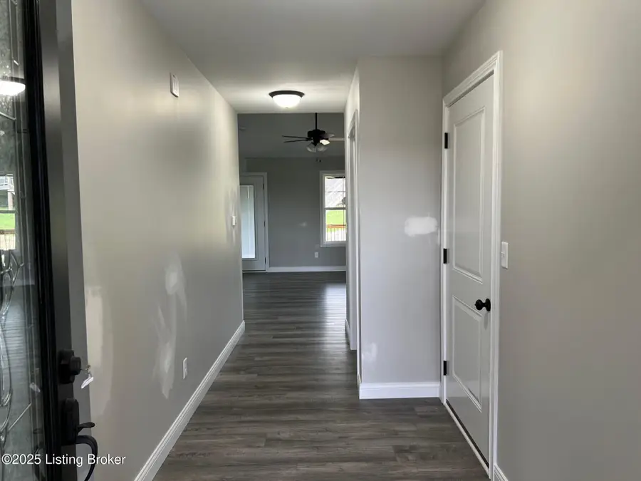 109 New Orleans Ct, Taylorsville, KY 40071 - Image #2