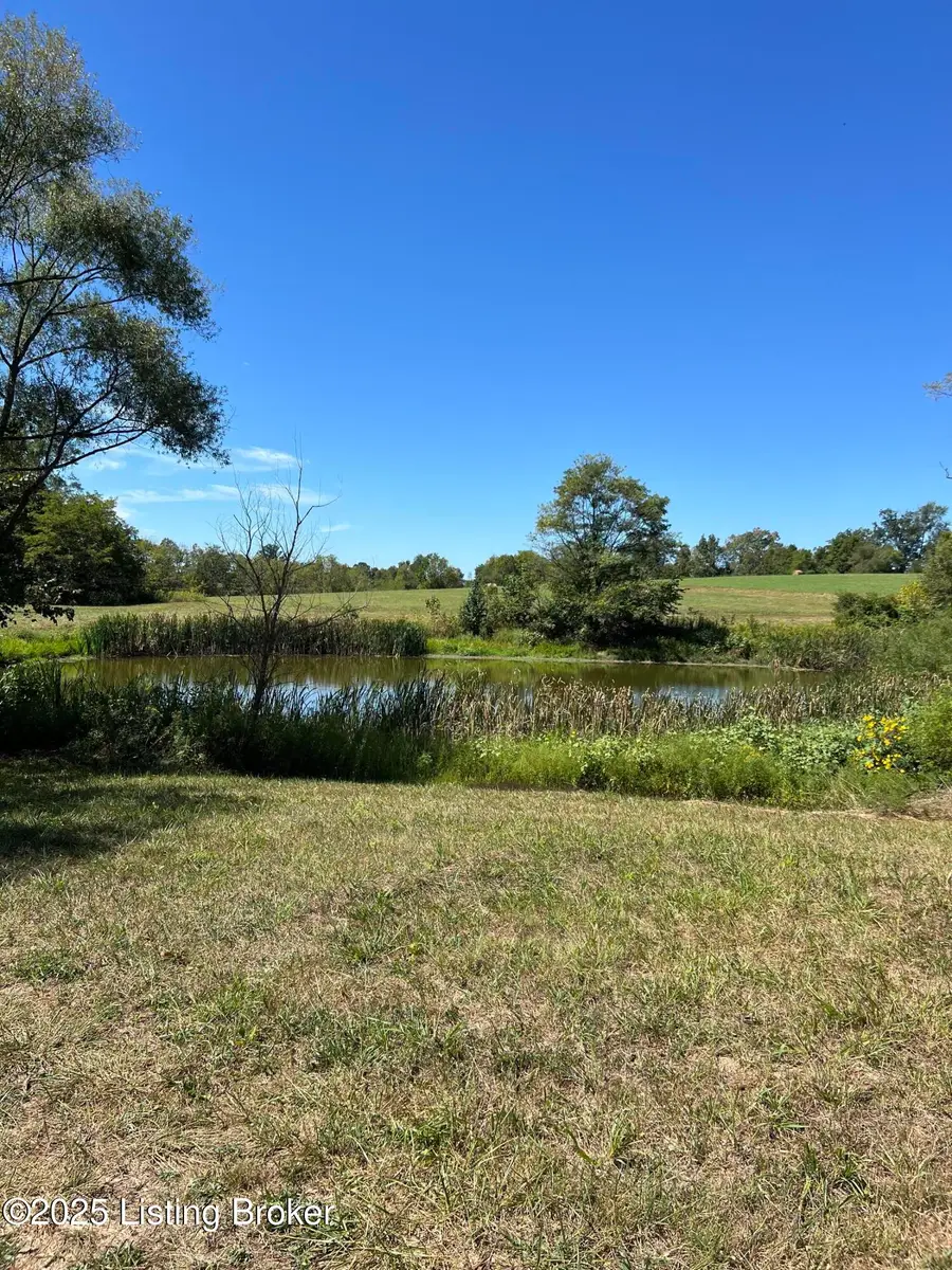 922 Sharon Rd, Ghent, KY 41045 - Image #2