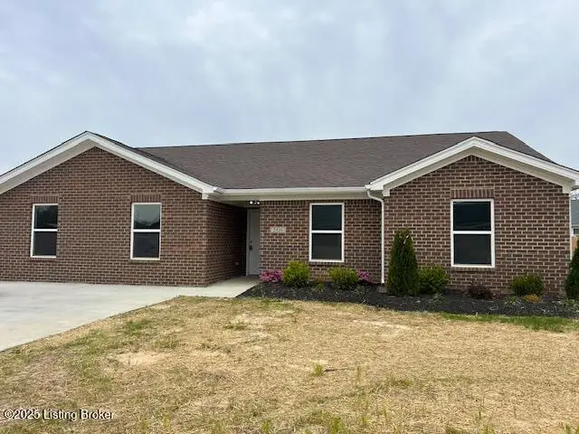 5416 Mount Holyoke Dr, Louisville, KY 40216 - Image #1