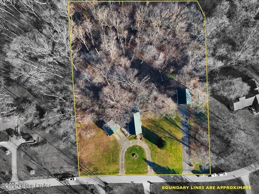 858 Old Mill Stream Ln, Shepherdsville, KY 40165 - Image #2