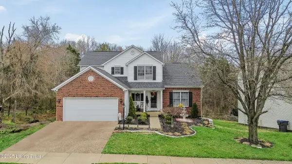 9415 River Trail Dr, Louisville, KY 40229