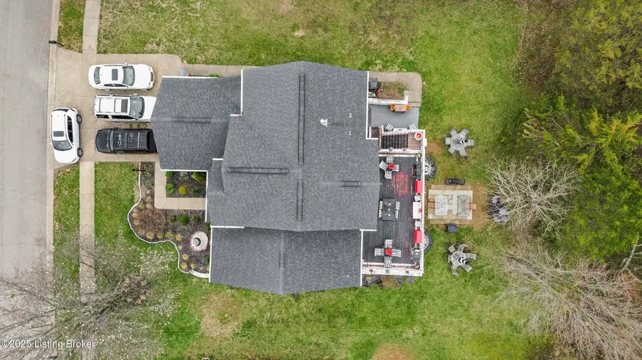 9415 River Trail Dr, Louisville, KY 40229 - Image #2