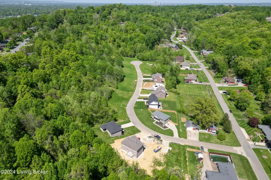 3423 Westhill Cir, Louisville, KY 40214 - Image #2