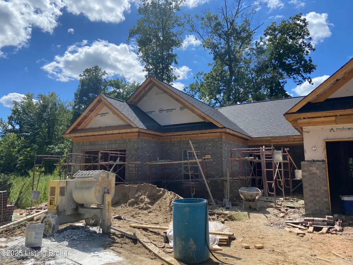 6536 Blum Farm Ct, Louisville, KY 40291 - Image #1