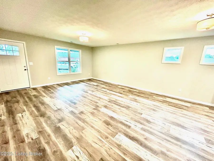 5901 Soverign Ct, Louisville, KY 40258 - Image #3