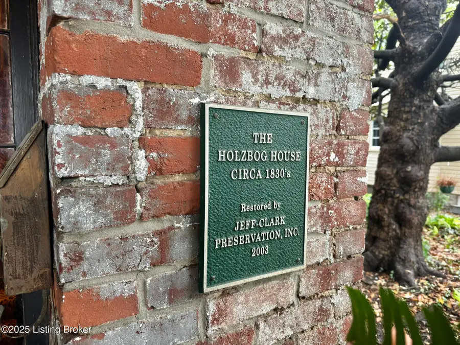 218 Locust St, Jeffersonville, IN 47130 - Image #3