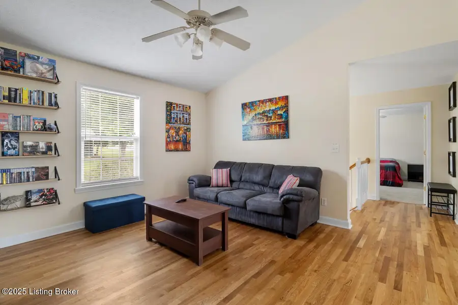 1421 W Elm Rd, Radcliff, KY 40160 - Image #2