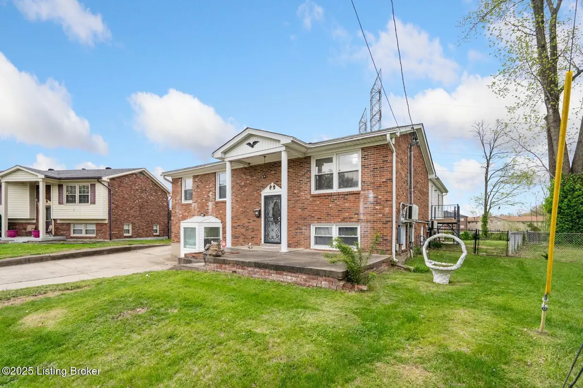 2903 Rockaway Dr, Louisville, KY 40216 - Image #1