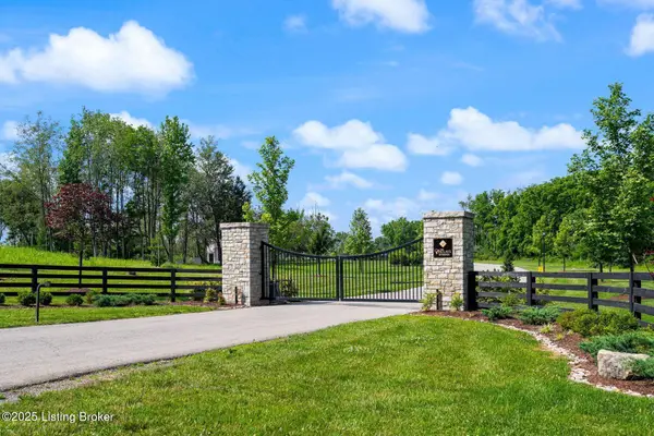 12331 Enclave Dr, Goshen, KY 40026