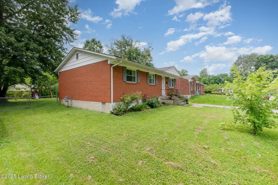 4008 Neagli Ct, Louisville, KY 40229 - Image #2