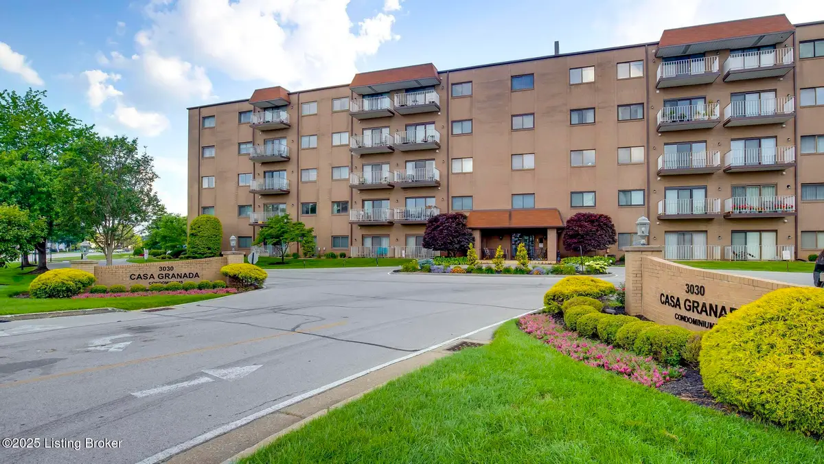 3030 Breckenridge Ln #APT 201, Louisville, KY 40220 - Image #1