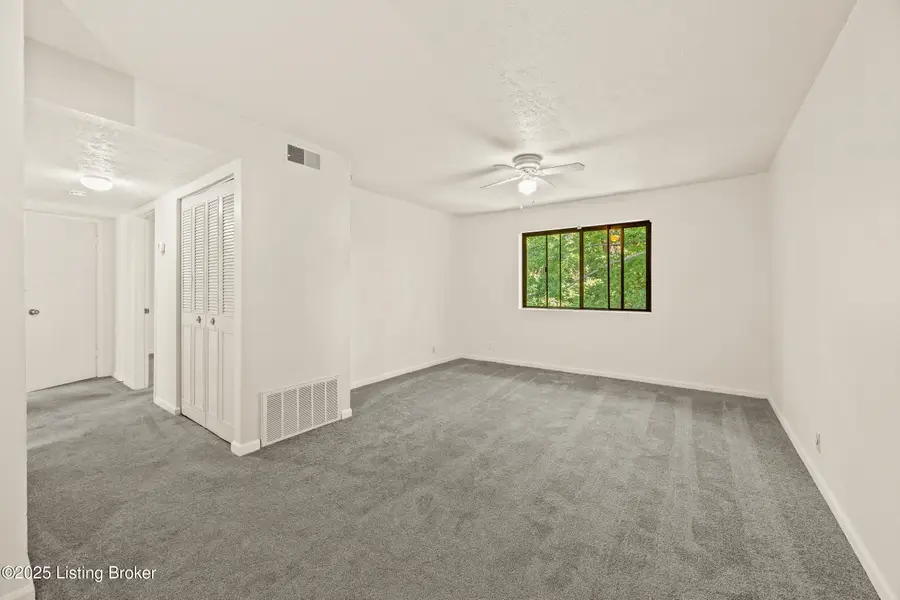 7050 Wildwood Cir #103, Louisville, KY 40291 - Image #3
