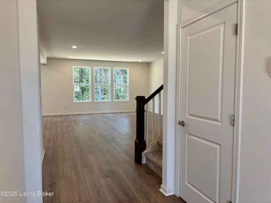 16810 Aiken Ridge Cir, Louisville, KY 40245 - Image #2