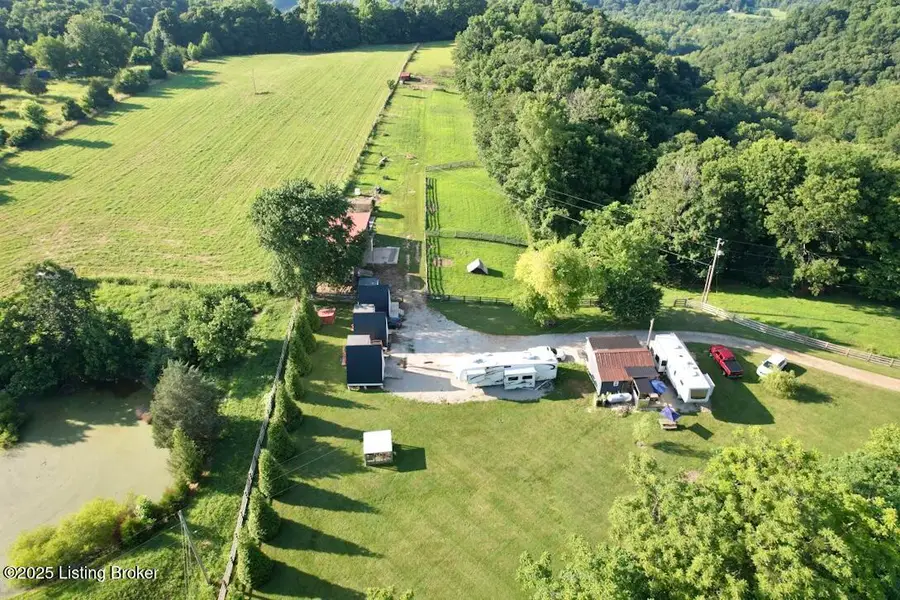 1556 Hilltop Rd, Shepherdsville, KY 40165 - Image #2