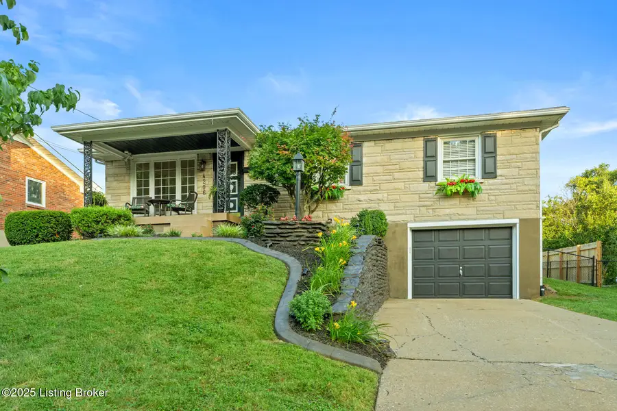 4206 Winter Park Dr, Louisville, KY 40218 - Image #2