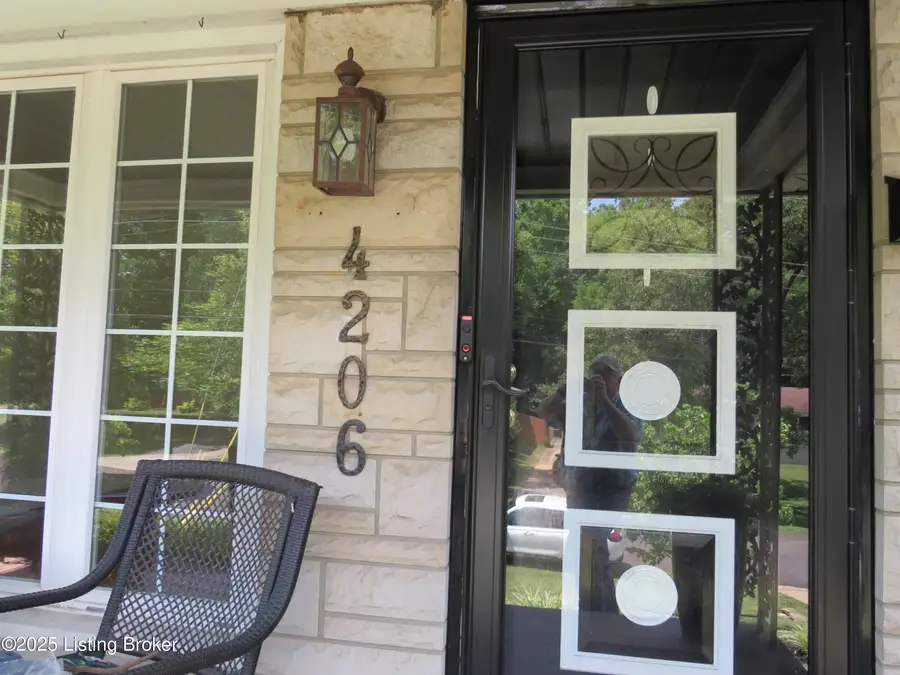 4206 Winter Park Dr, Louisville, KY 40218 - Image #3