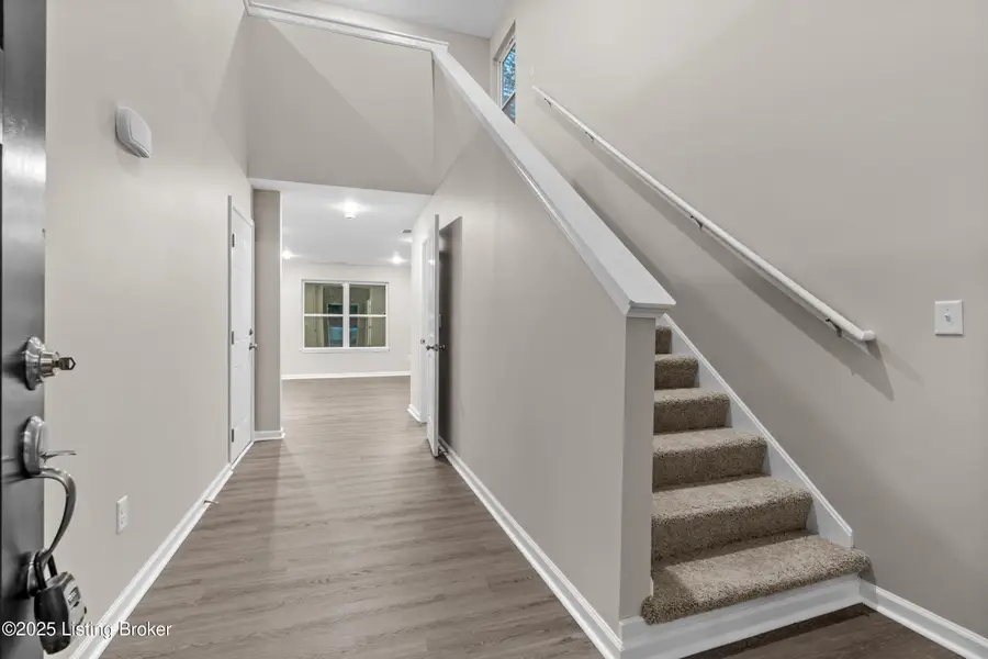 3208 Maldon Ct, Louisville, KY 40216 - Image #2