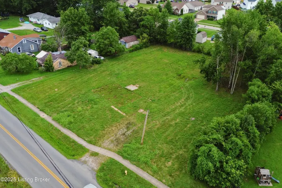 962 W Blue Lick Rd, Shepherdsville, KY 40165 - Image #2