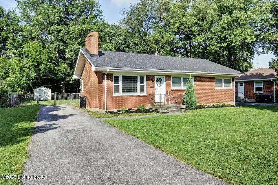 2822 Esther Blvd, Louisville, KY 40220 - Image #1