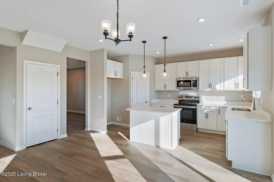 7091 Discovery Point Dr, Shelbyville, KY 40065 - Image #2