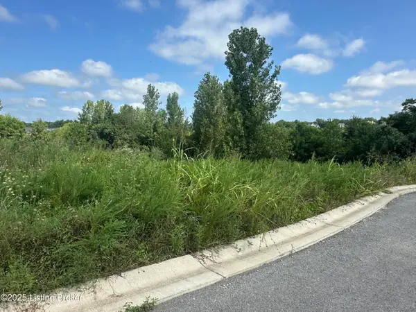 2715 Tarpon Dr, La Grange, KY 40031