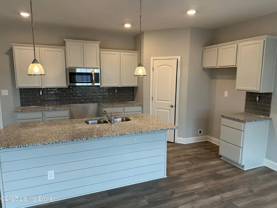 7815 Firescale Ct, Louisville, KY 40291 - Image #2