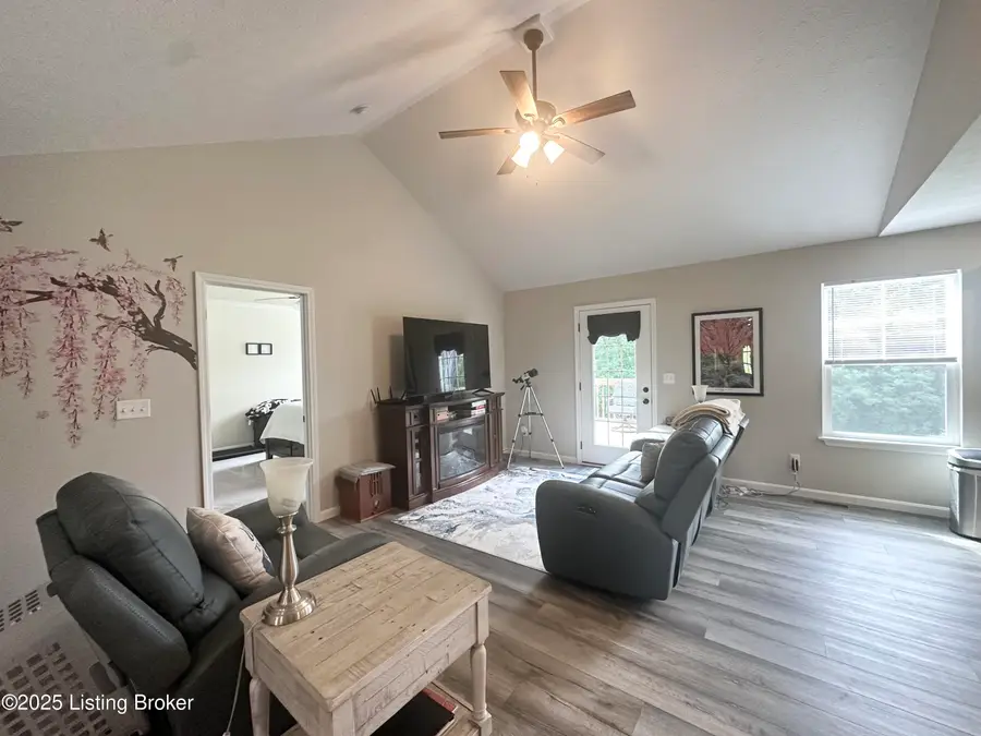 461 High St, New Haven, KY 40051 - Image #3