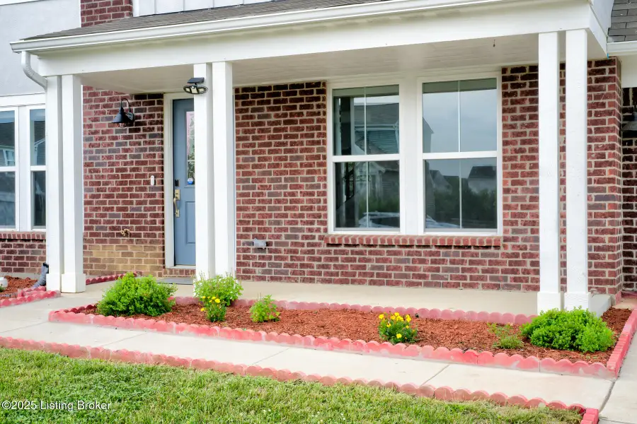 409 Birchwood Dr, Shepherdsville, KY 40165 - Image #2