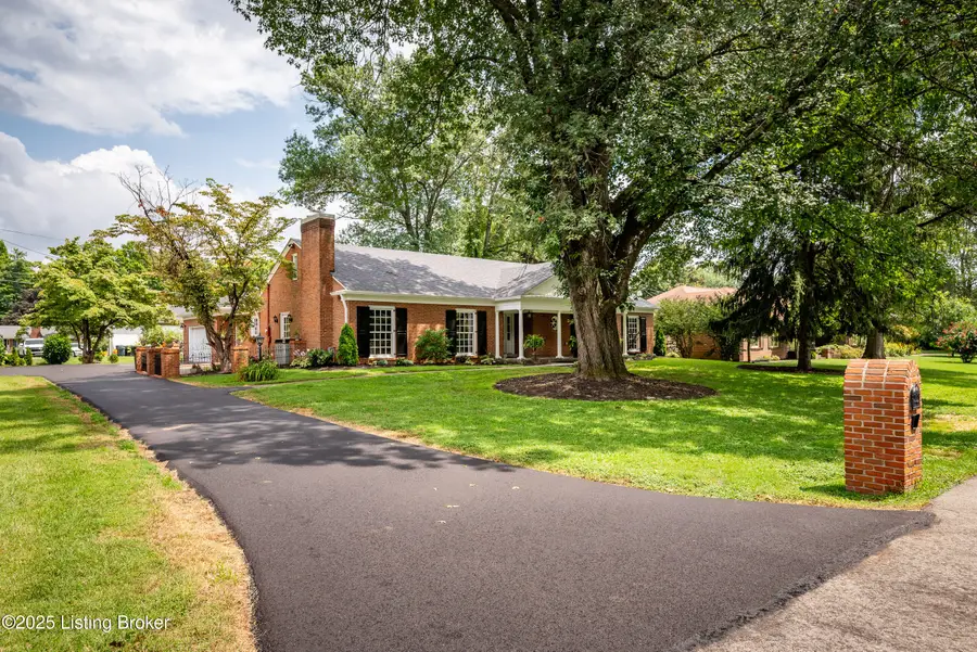 2305 Newmarket Dr, Northfield, KY 40222 - Image #3