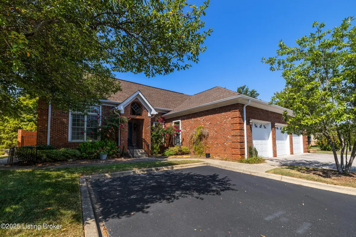 2617 Alia Cir, Louisville, KY 40222 - Image #1