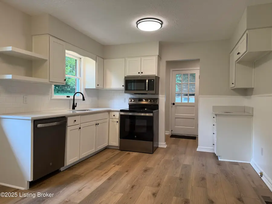 425 Mill Run Way, La Grange, KY 40031 - Image #2